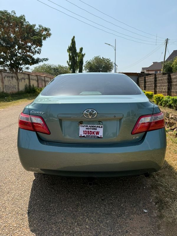 Thumbnail 4 of 2008 Toyota Camry